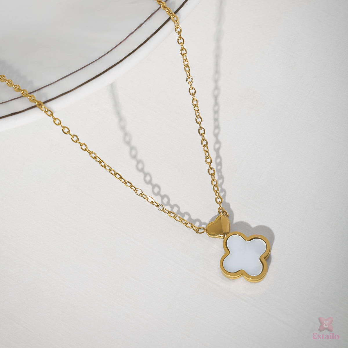 Good Luck Clover Neckpiece