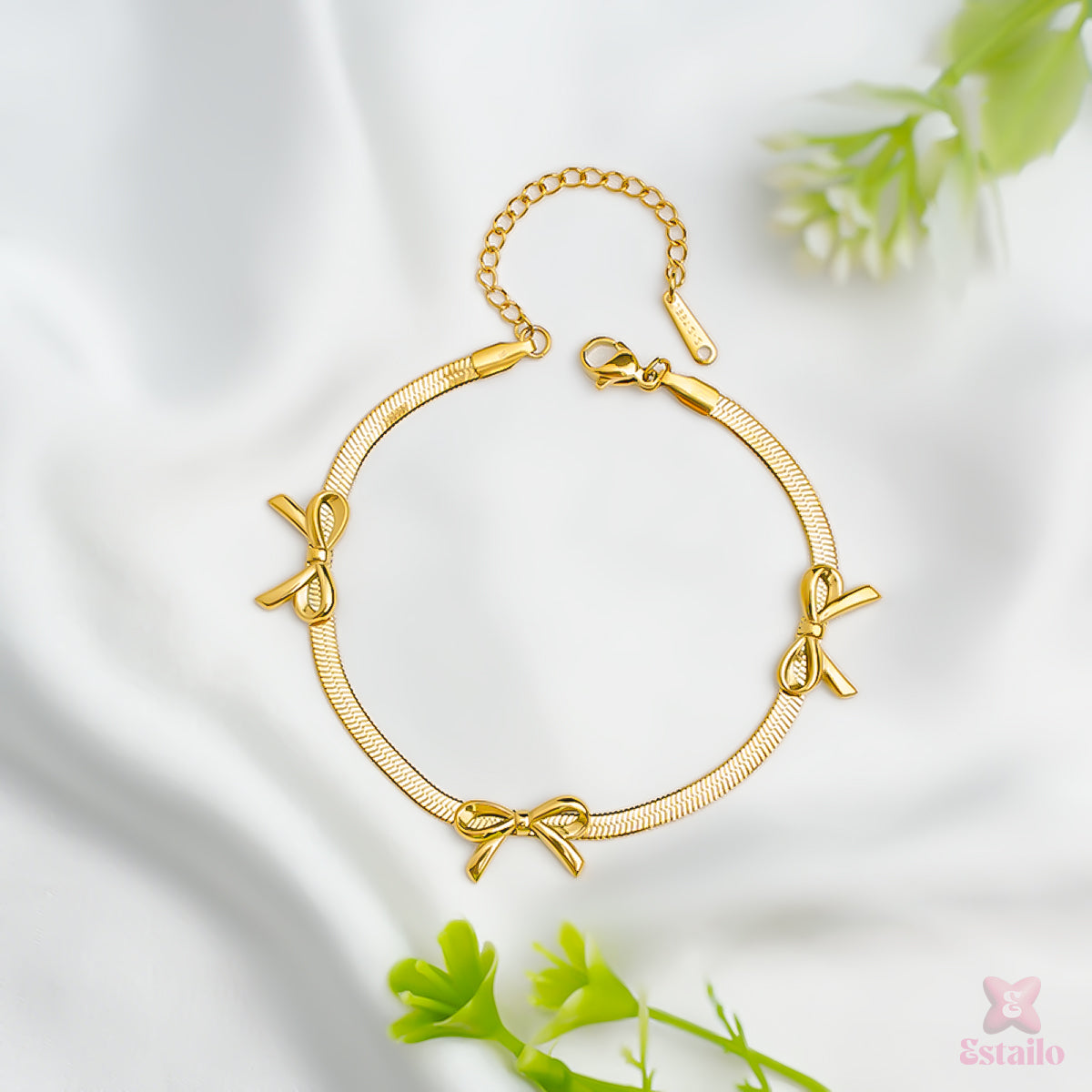 Gilded Knot Bow Bracelet