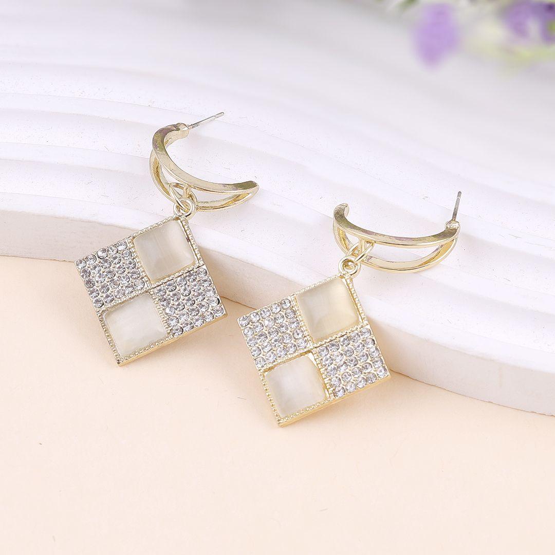 Lush Chain Earring