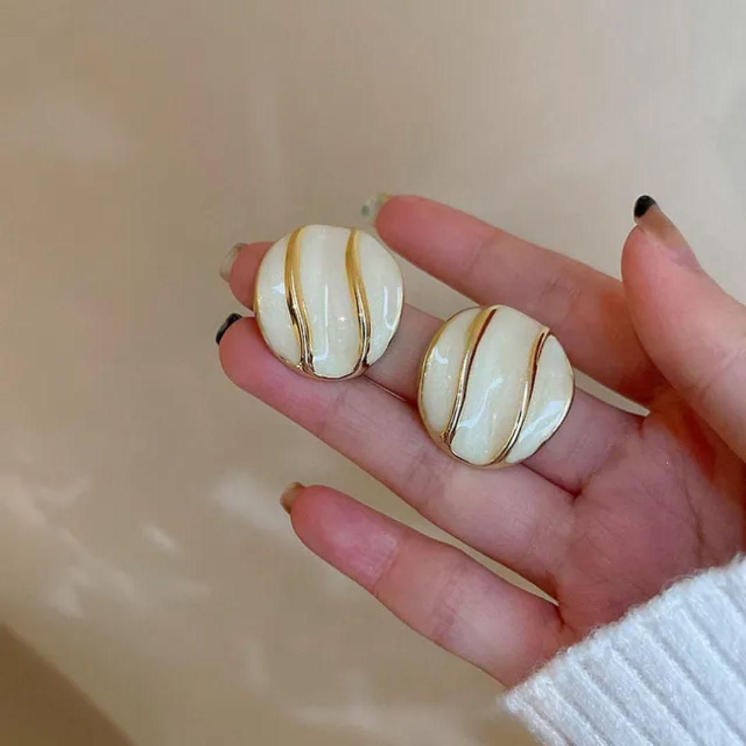 Dazzle Stud Earring