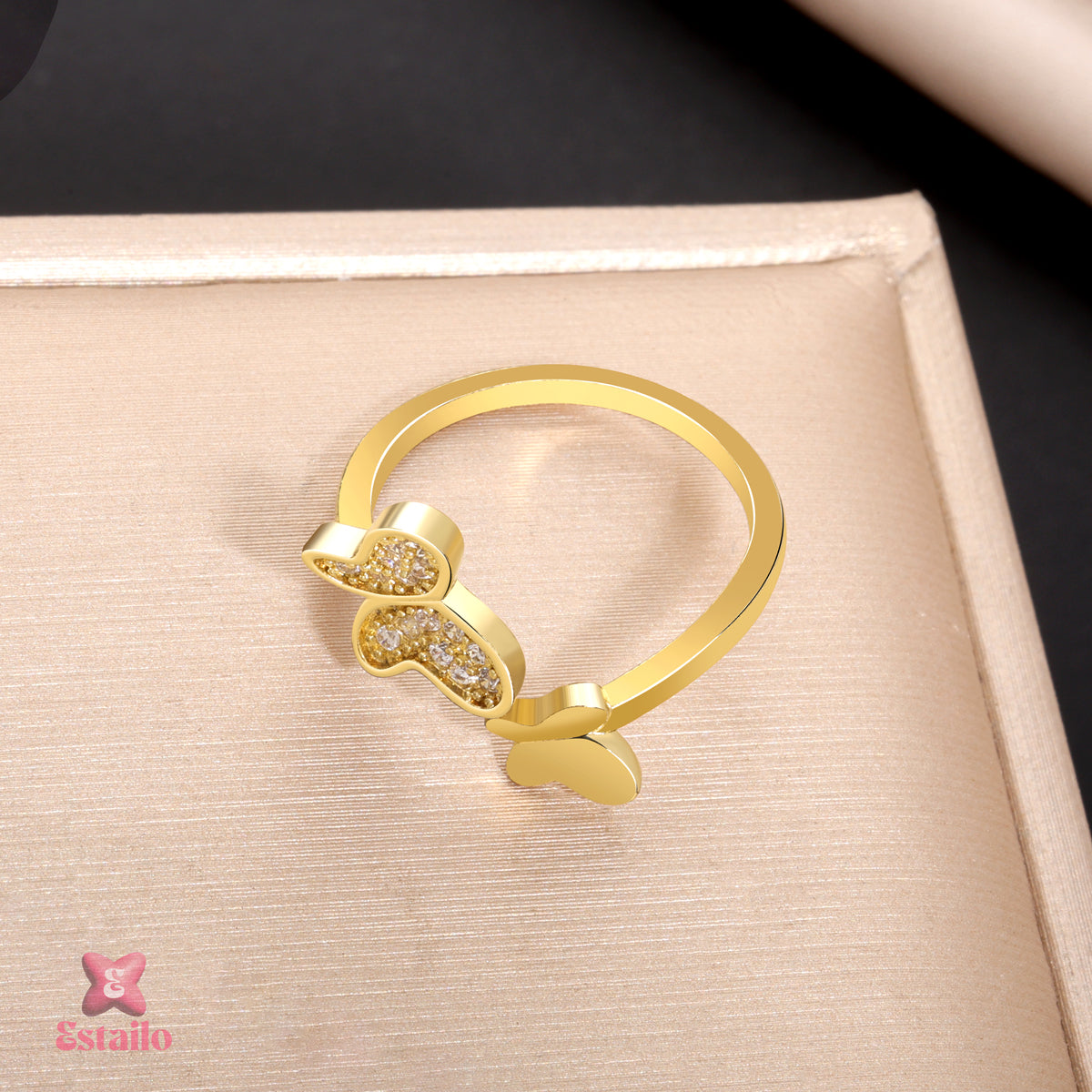 Glimmer wing Ring