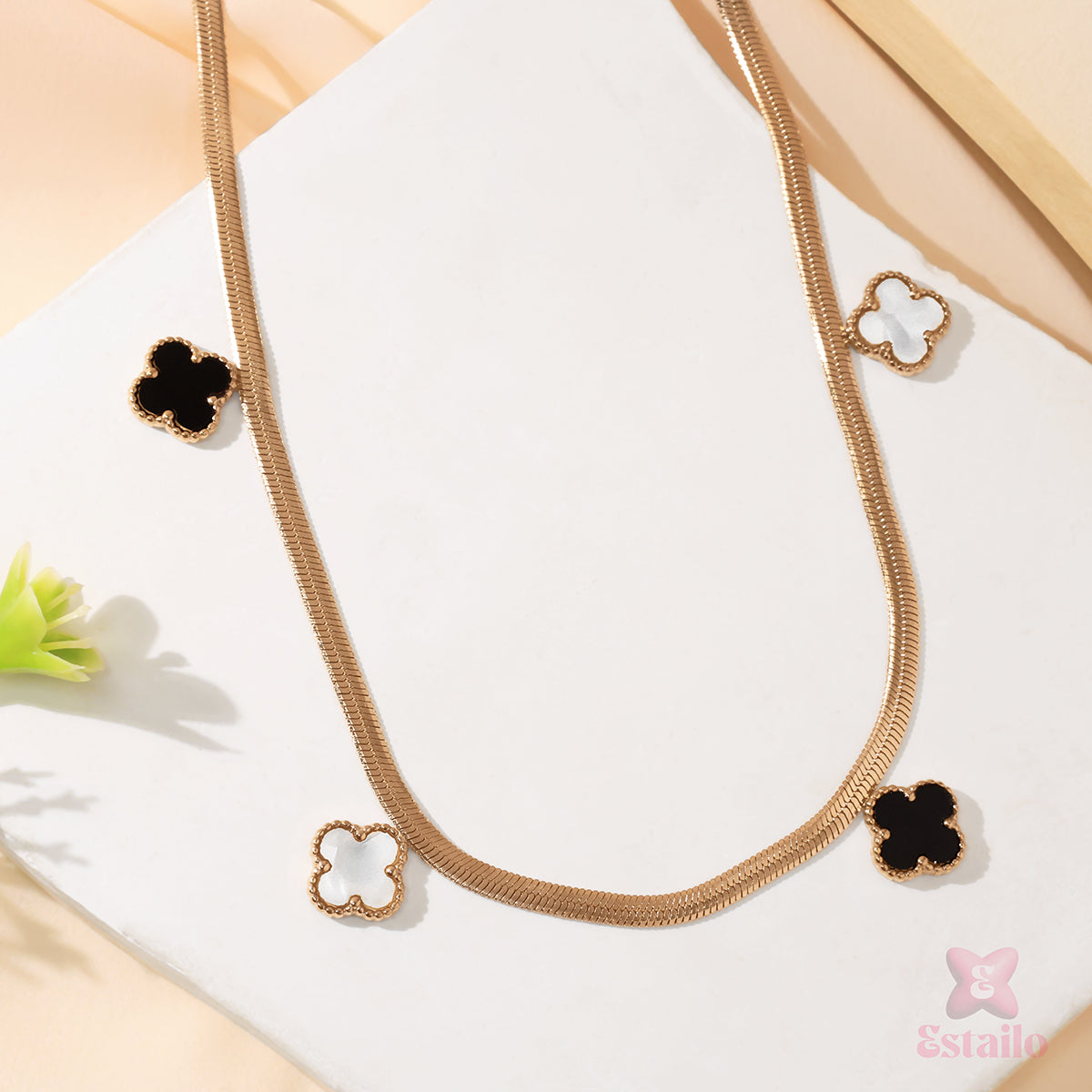 Harmonic Clover Necklace