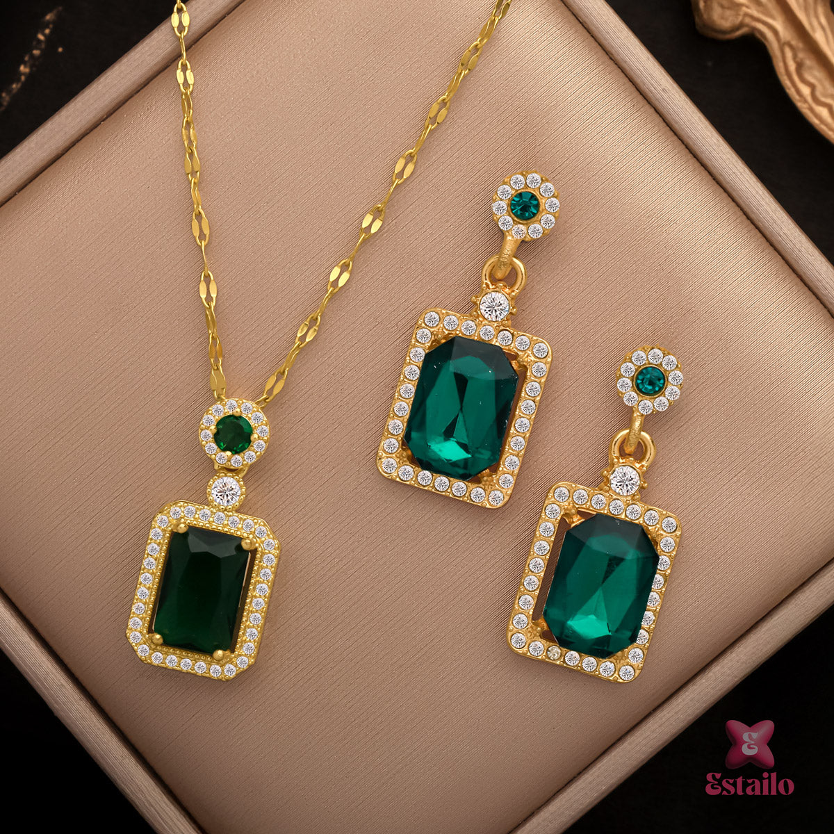 Opulent Emerald Drop Necklace Set