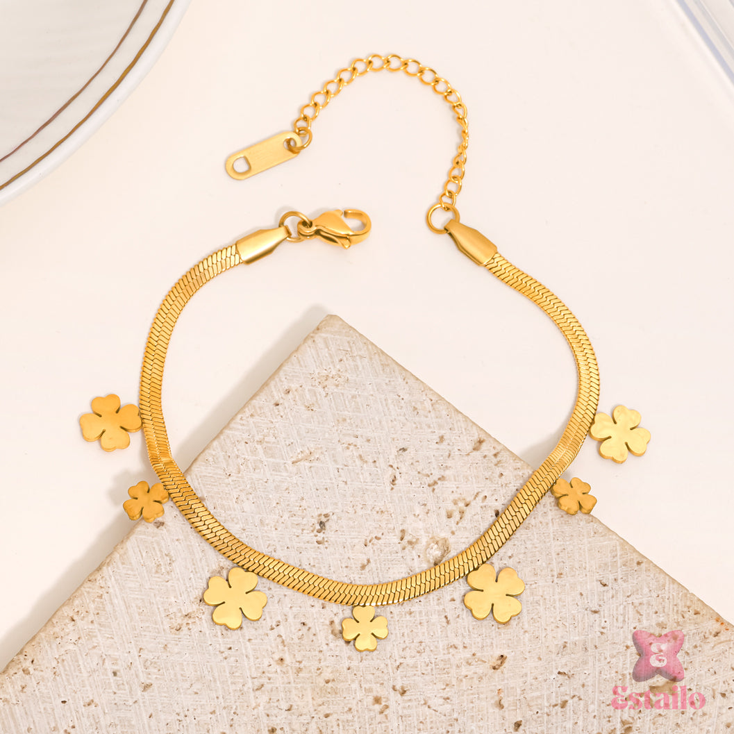 The Daisy Chain Bracelet