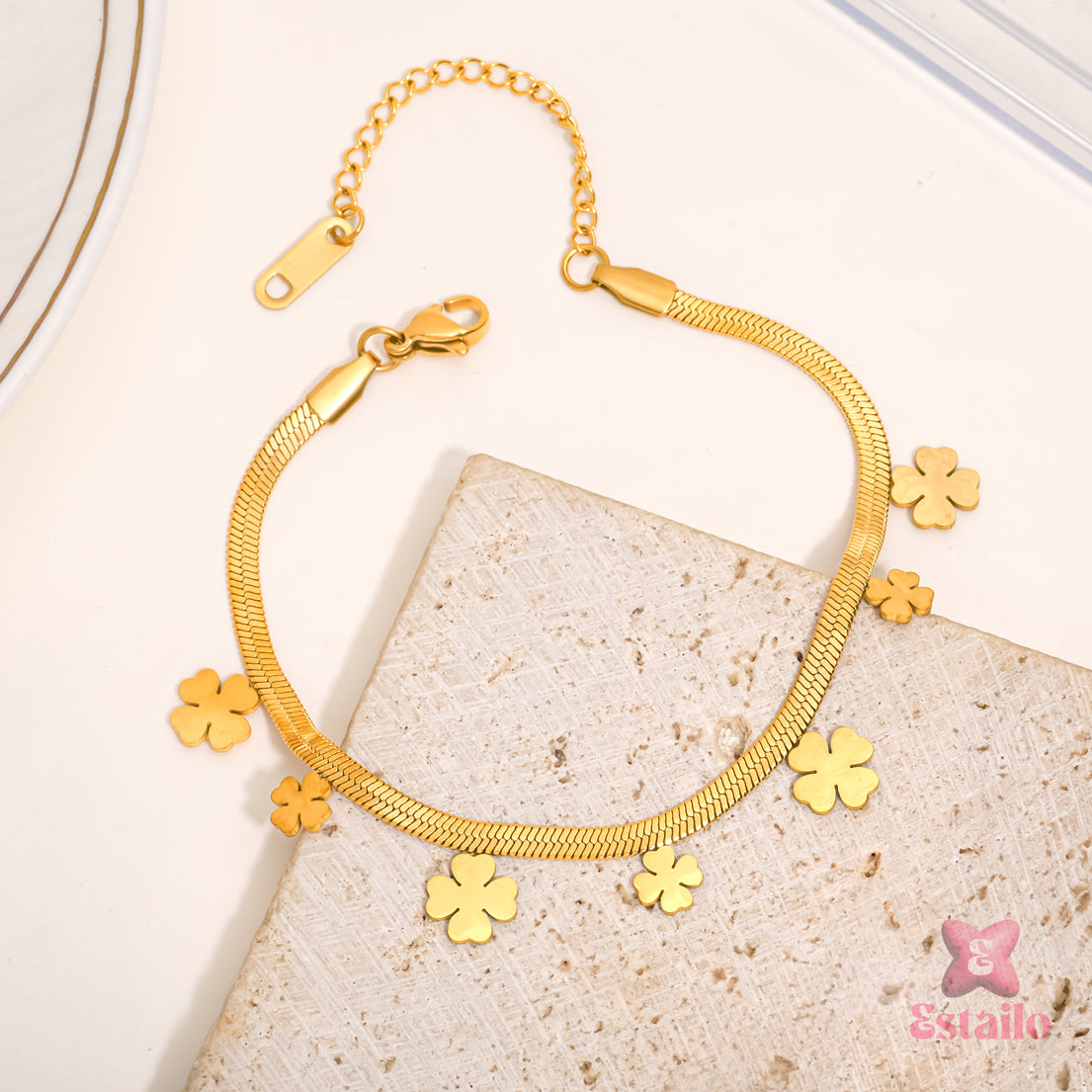 The Daisy Chain Bracelet
