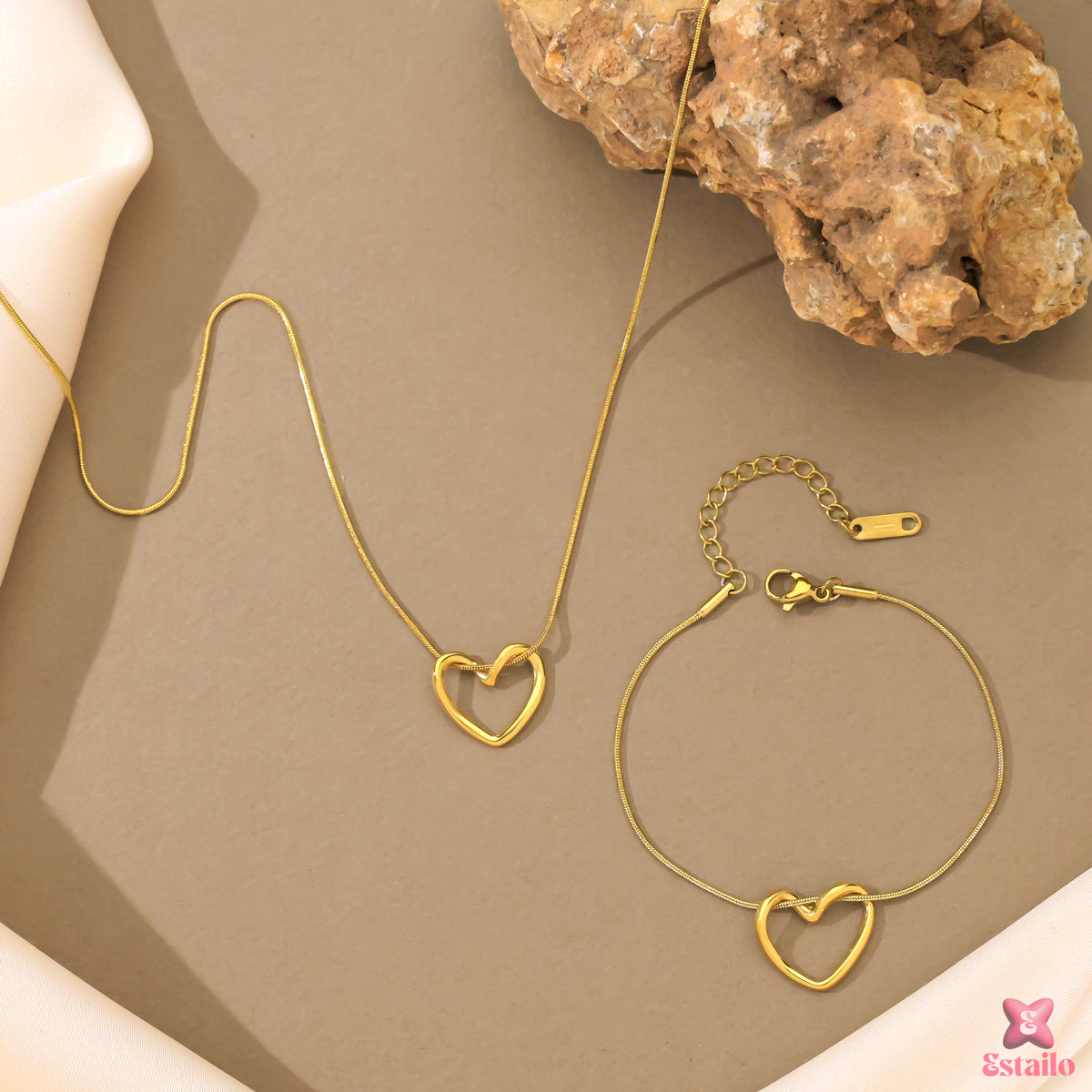 Gold Minimalist Heart Set