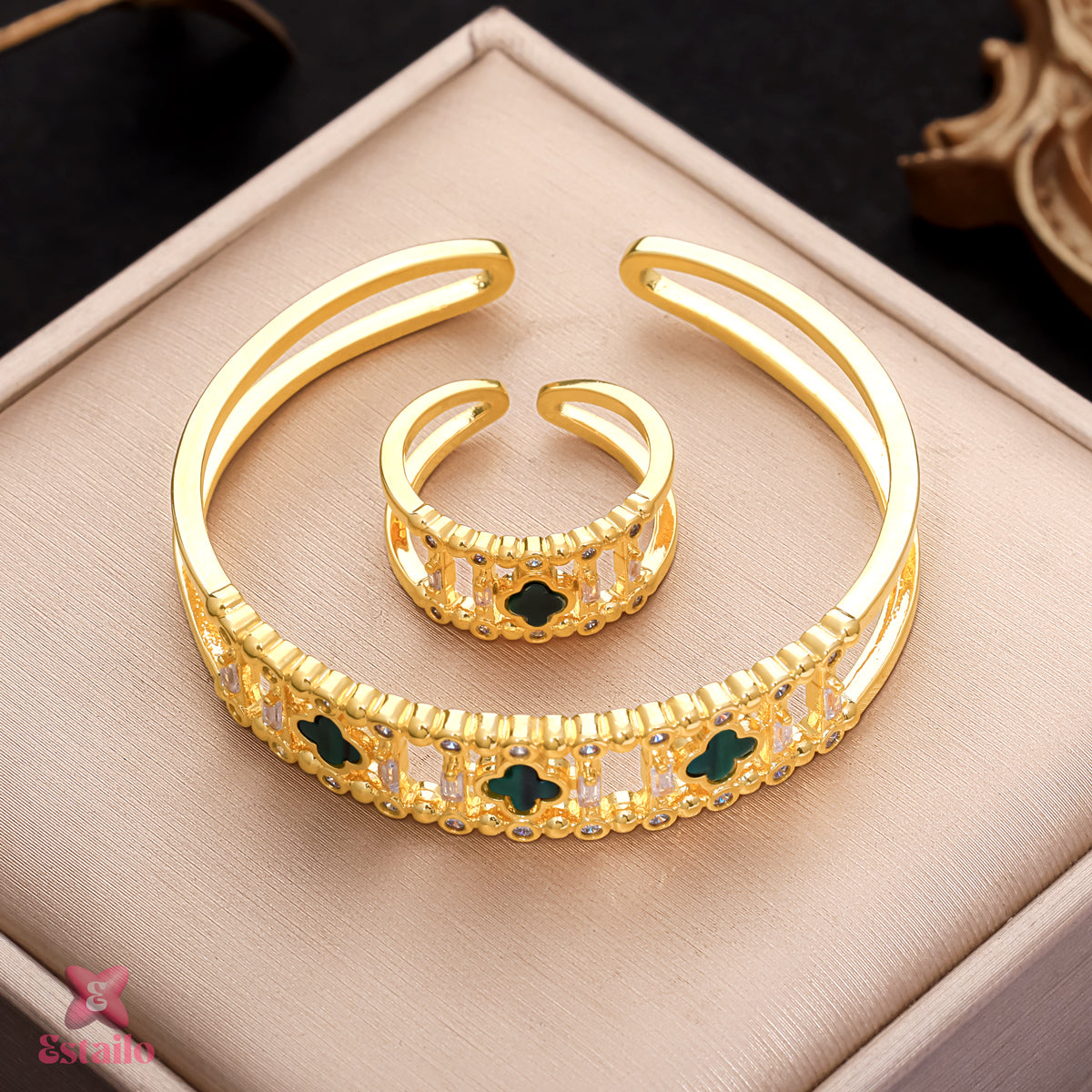 Opulent Clover Cuff Bracelet Set