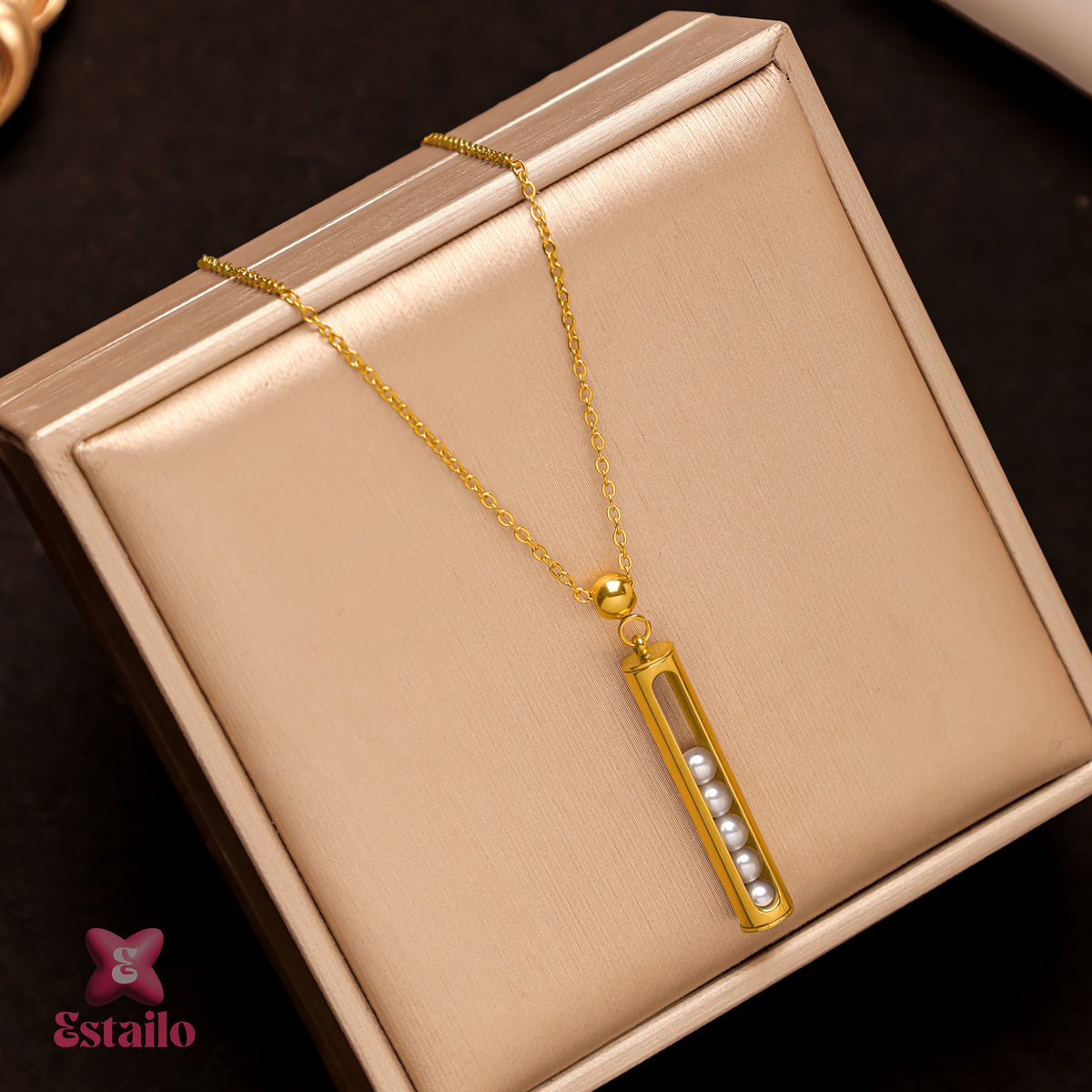 Geometric Pearl Necklace