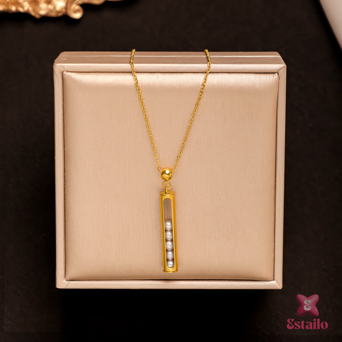 Geometric Pearl Necklace