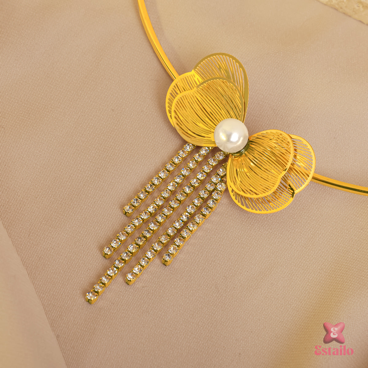 Dazzling Droplet Bow Necklace