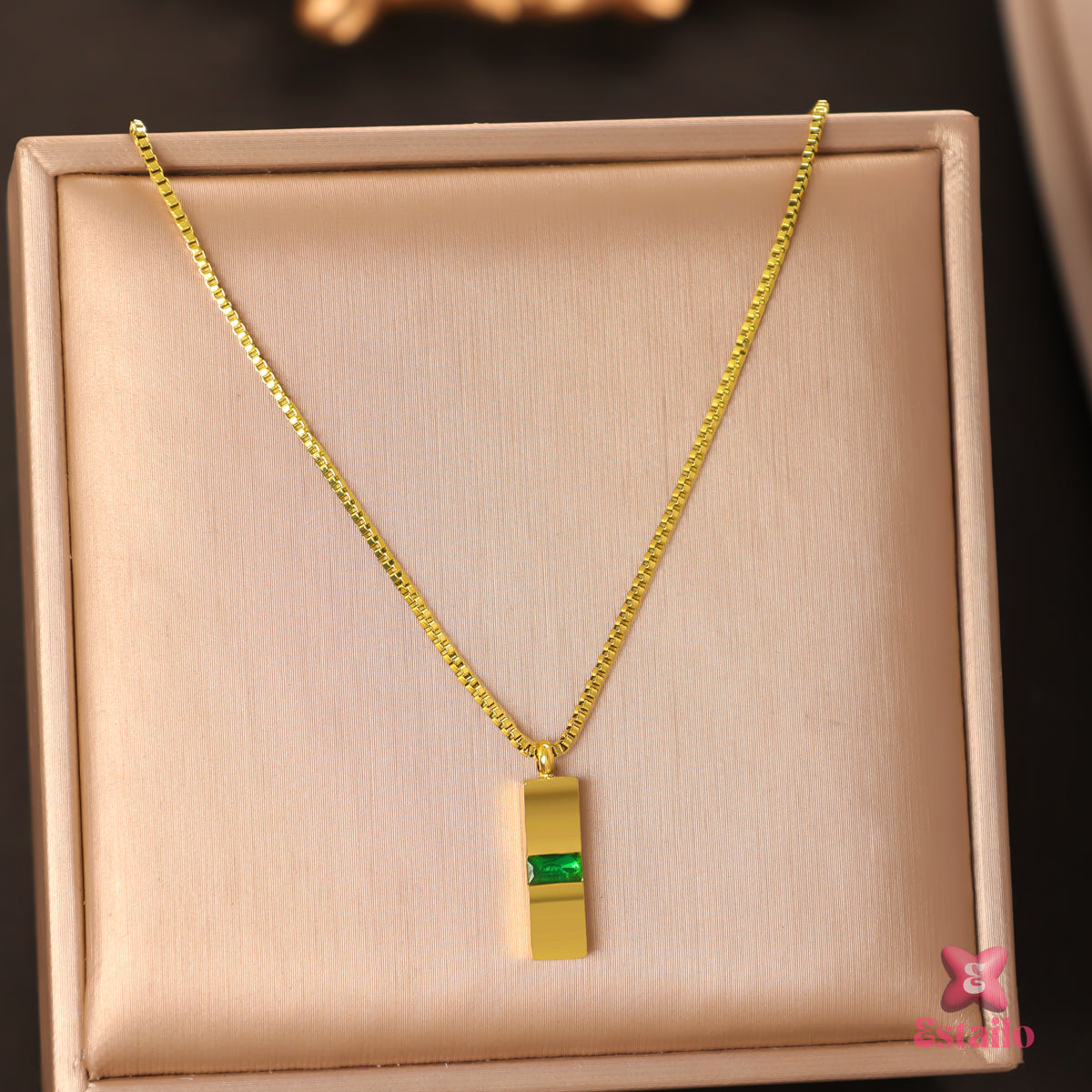 Sleek Emerald Accent Necklace