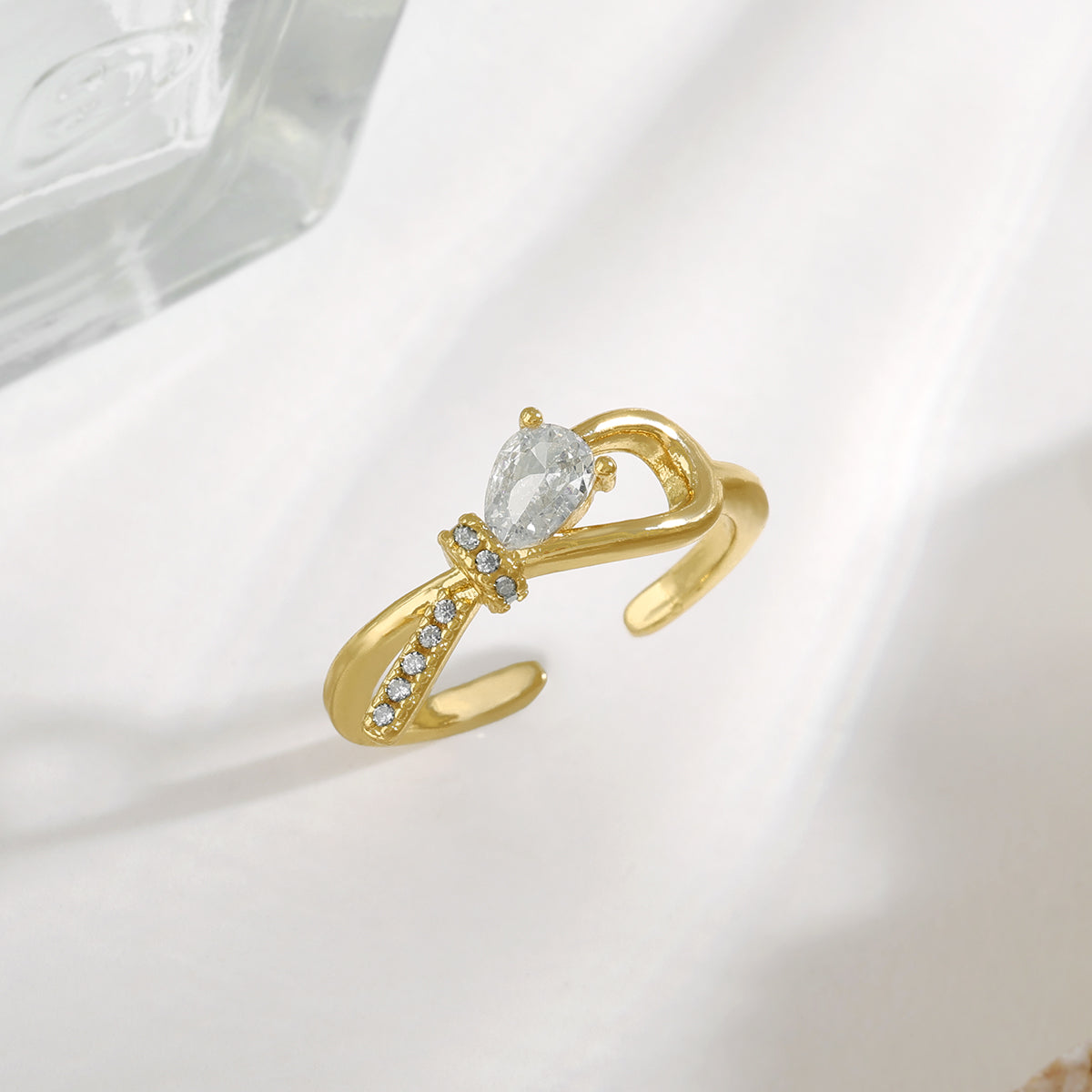 Vogue Vibe Curve Ring