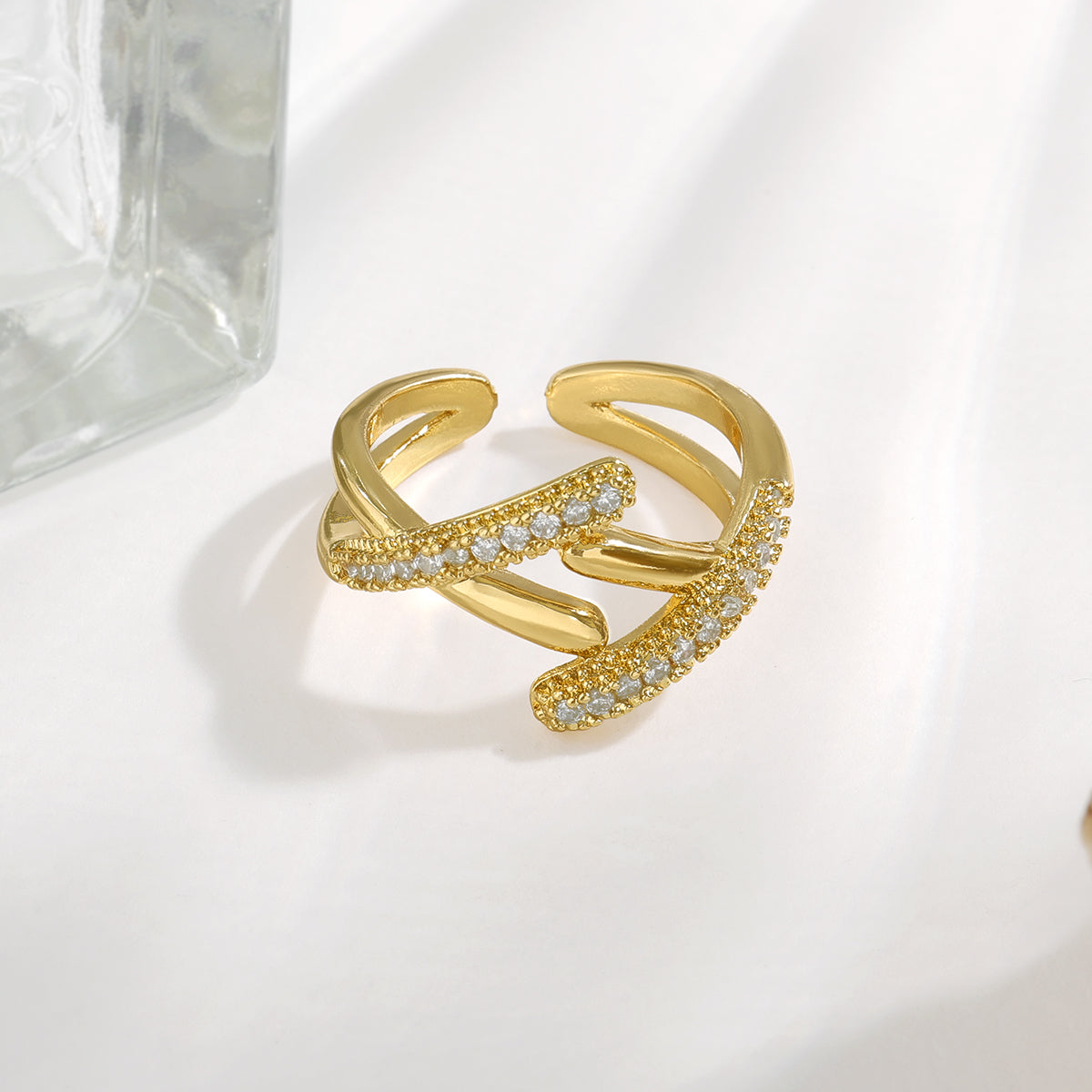 Solara Loop Gold Ring