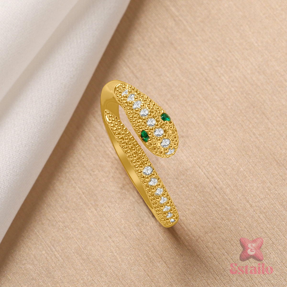 Emerald Serpent Ring