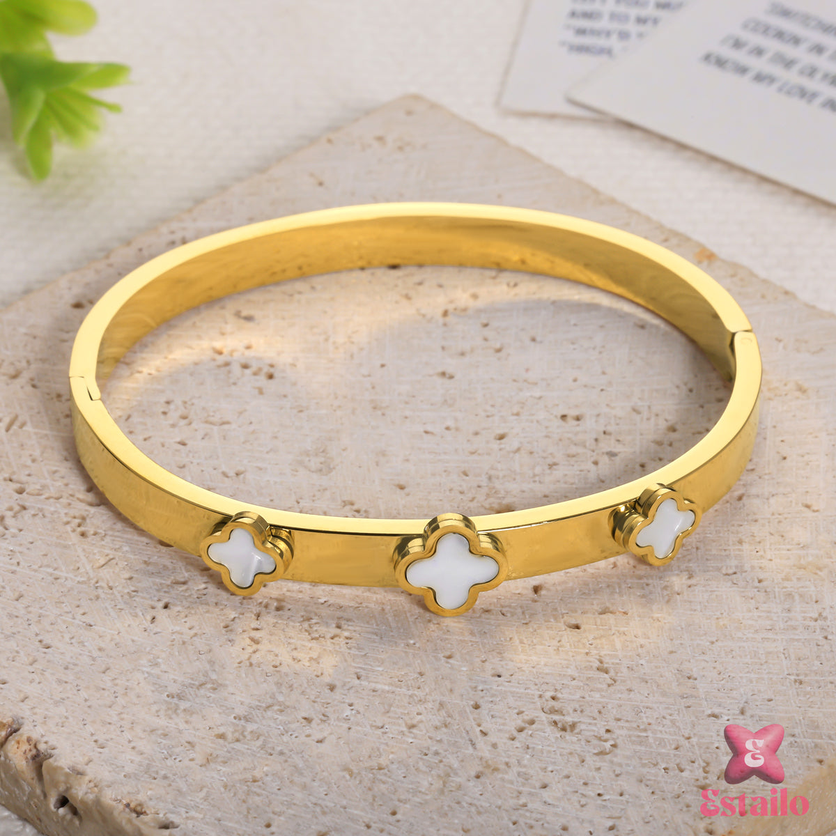 Golden Triclover Bracelet