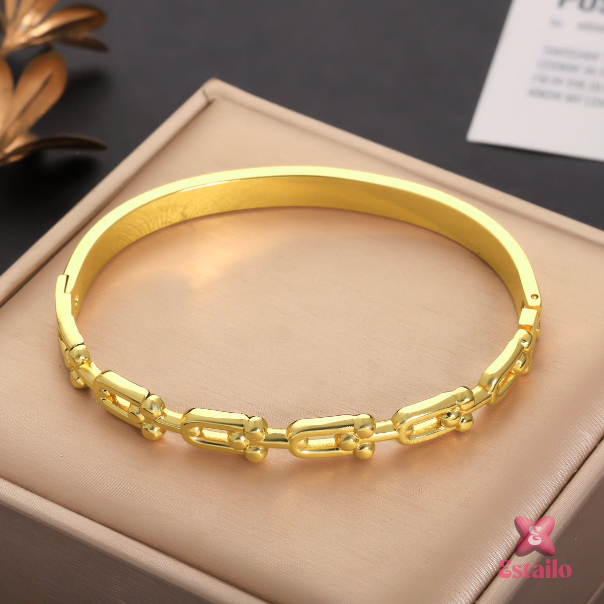 Regal Chain Bracelet