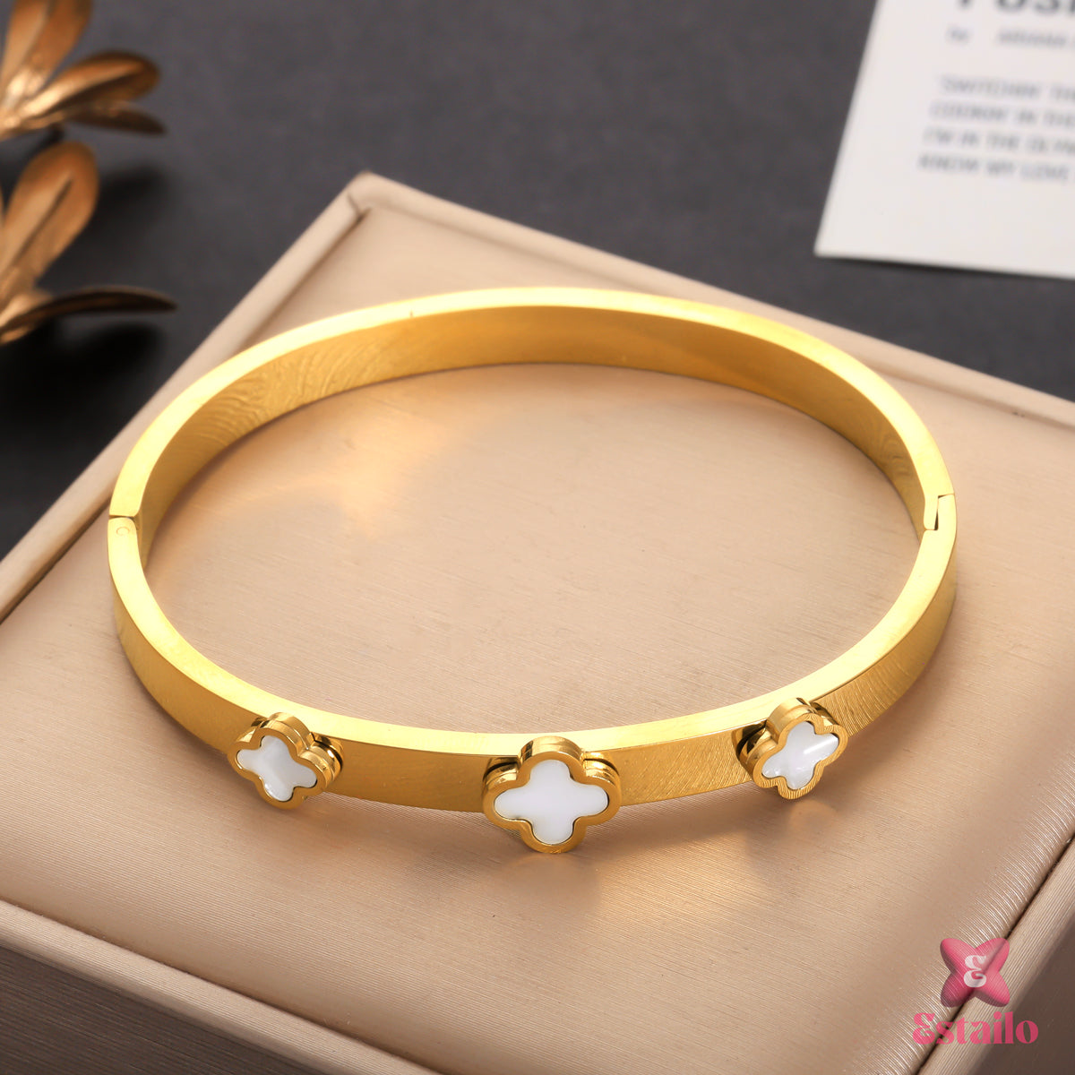 Golden Triclover Bracelet
