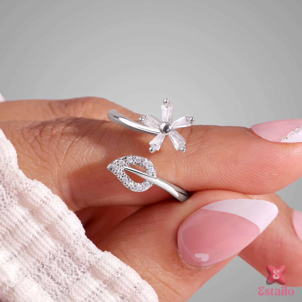 Lily Trinity Ring