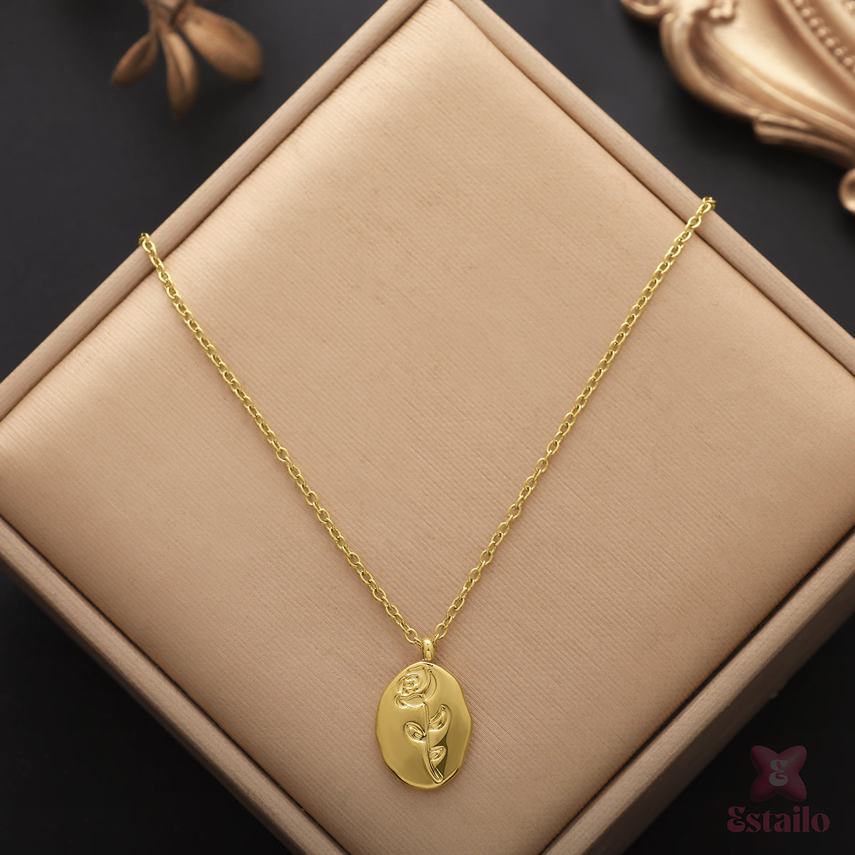 Golden Spark Daisy Necklace