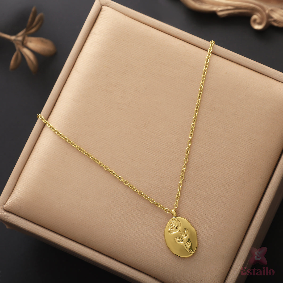 Golden Spark Daisy Necklace