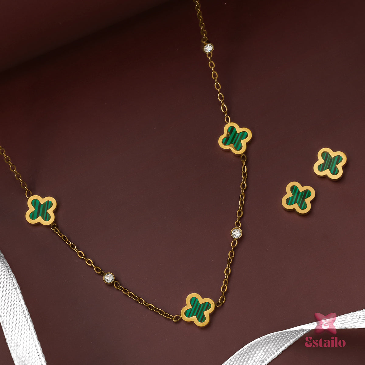 Emerald Bloom Clover Necklace Set