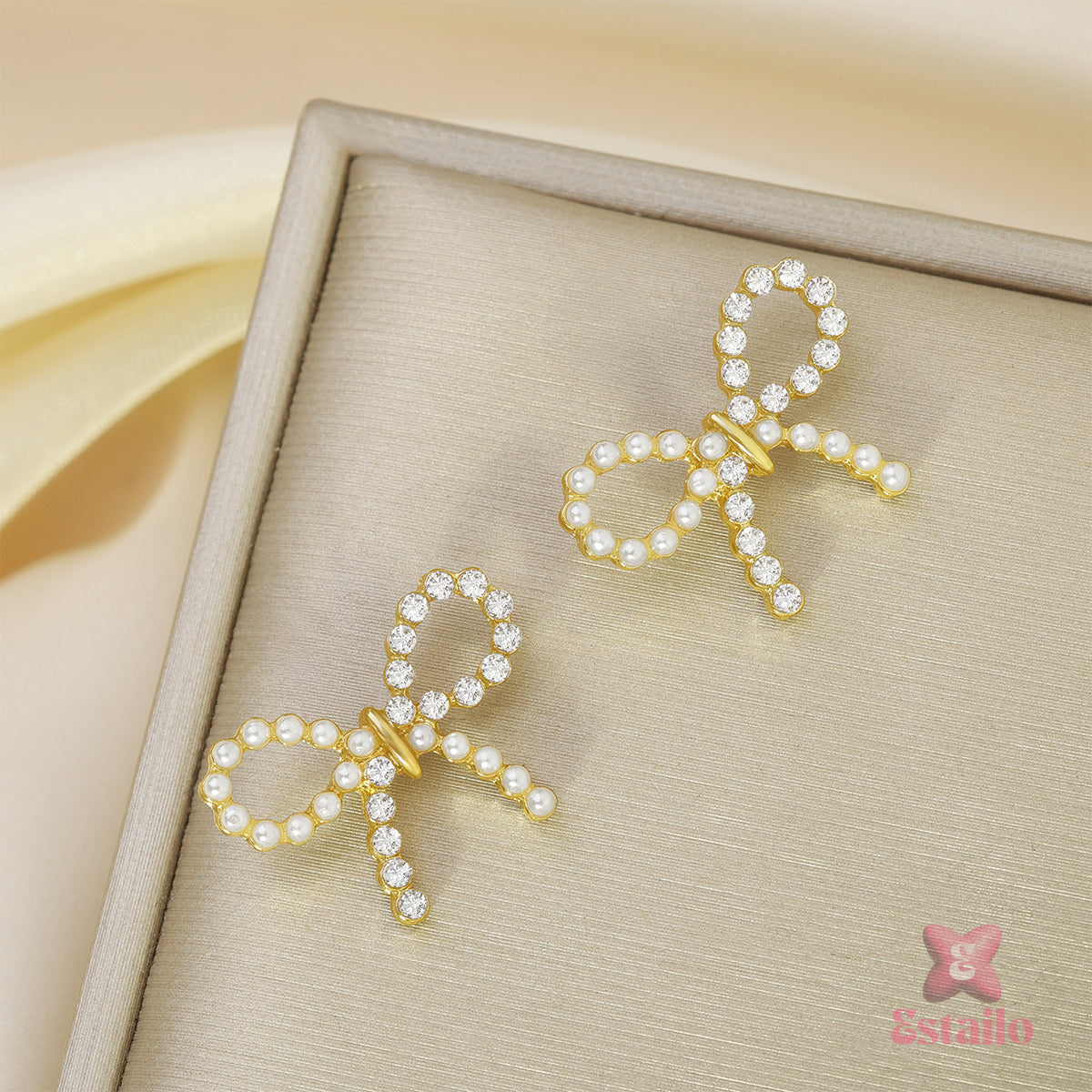 Pearl Bow small studs Earring