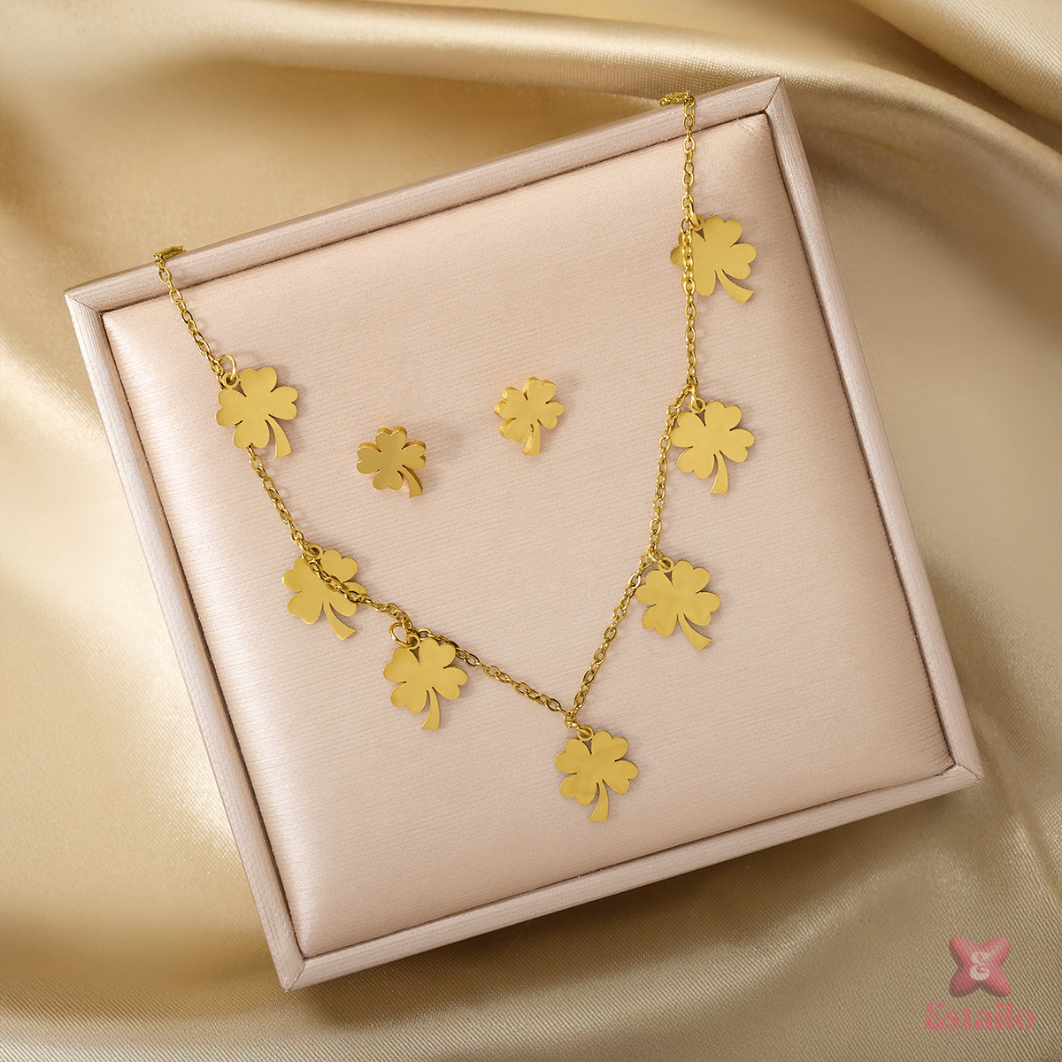 Chic Clover Charm Set