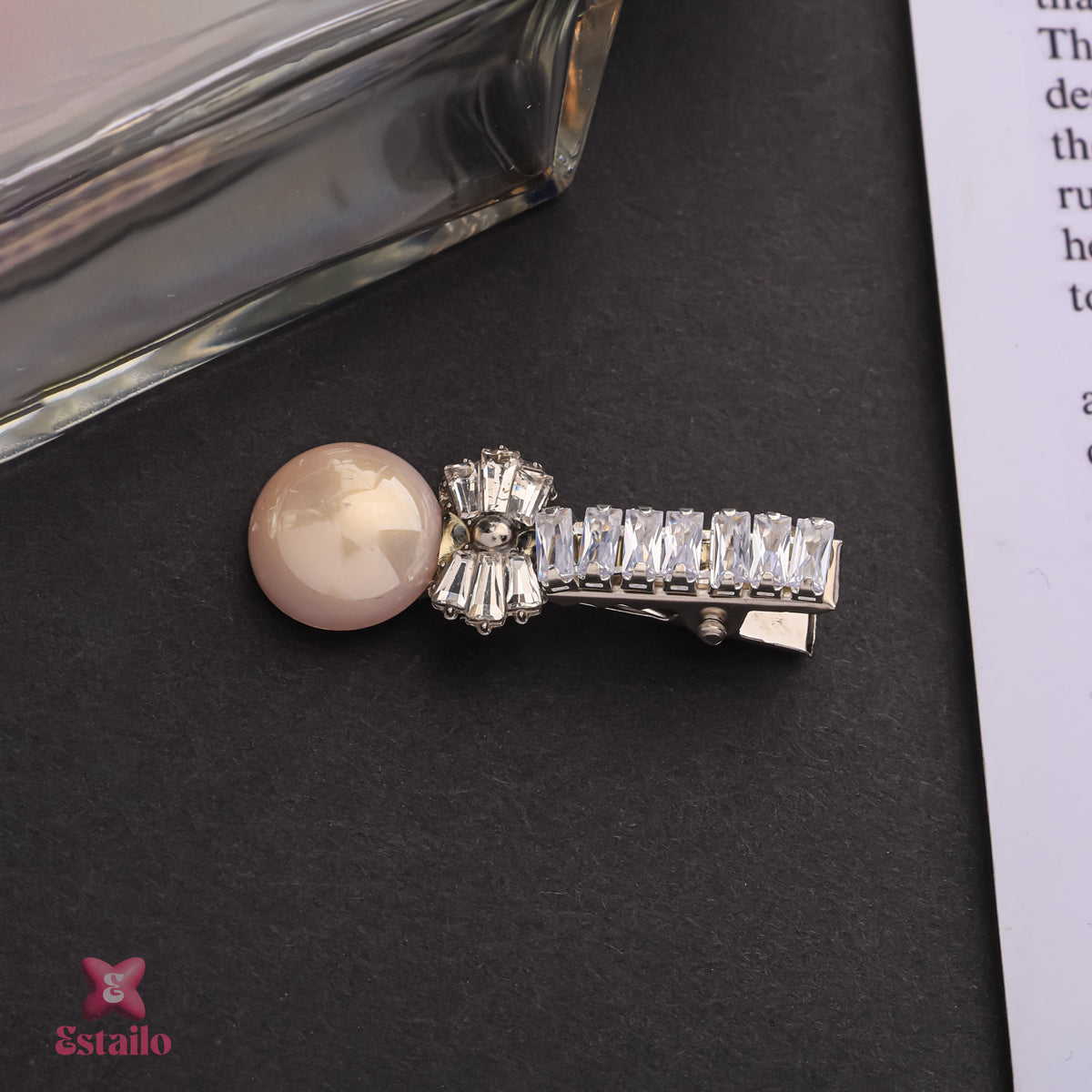 Elegant Pearl Clip