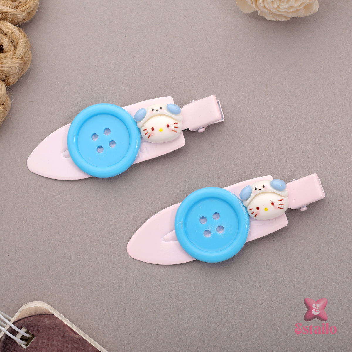 Sweet Kitty Snaps Clips