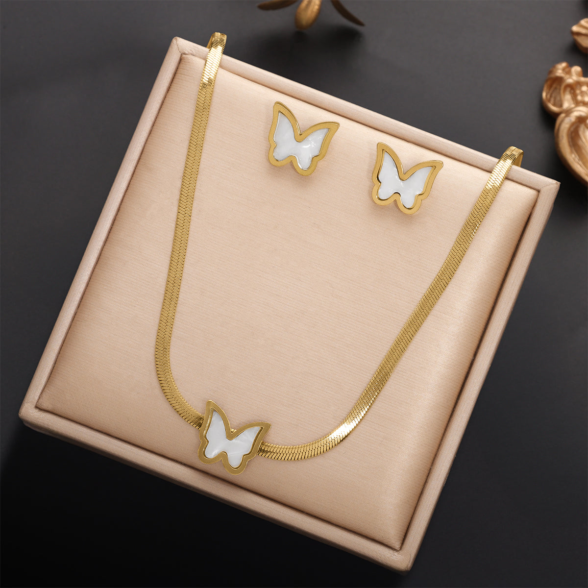 Golden Wings Necklace Set