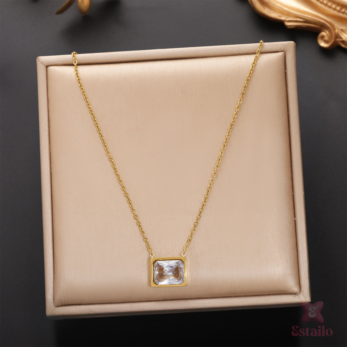 Estailo Golden Prism Necklace