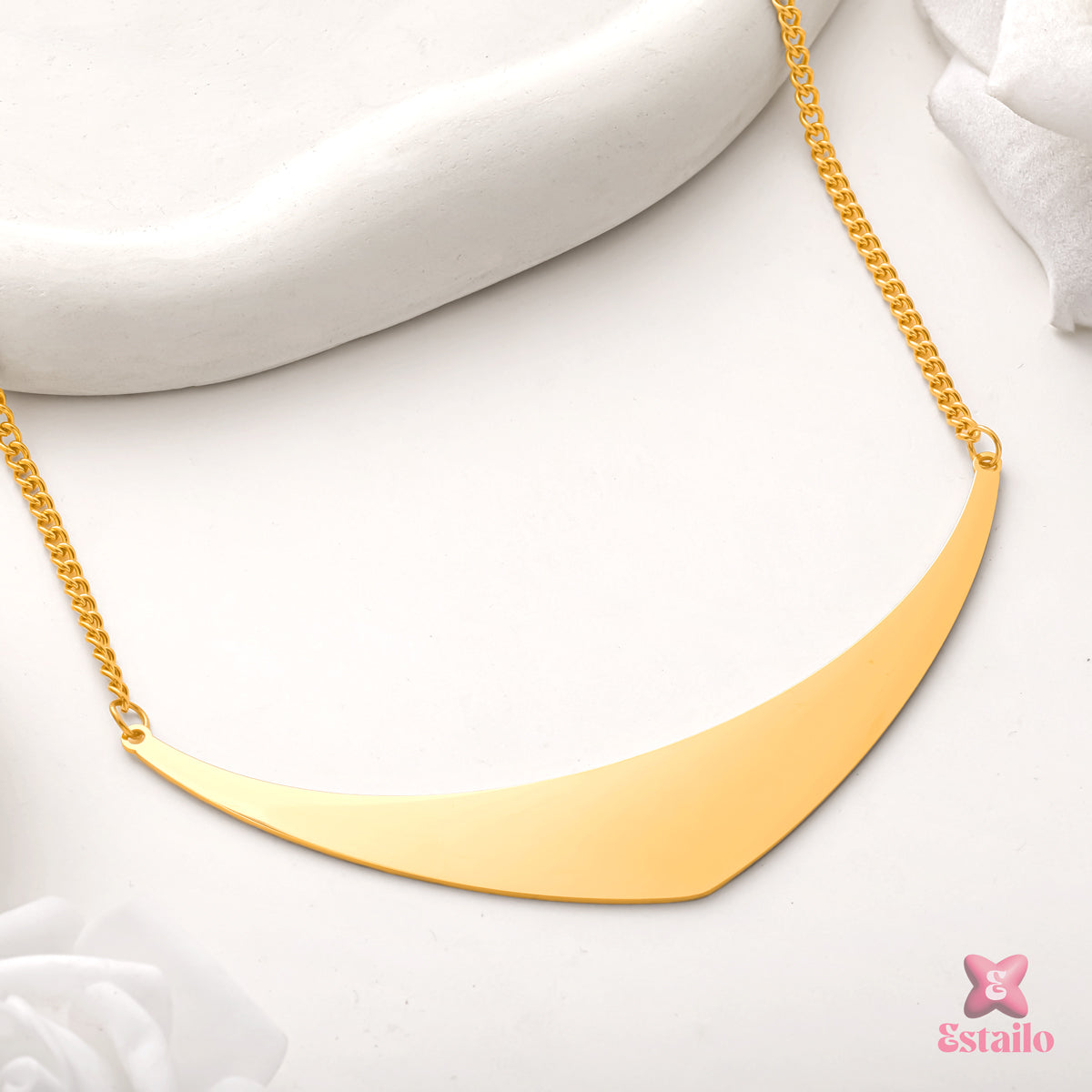 Radiant Curve Necklace