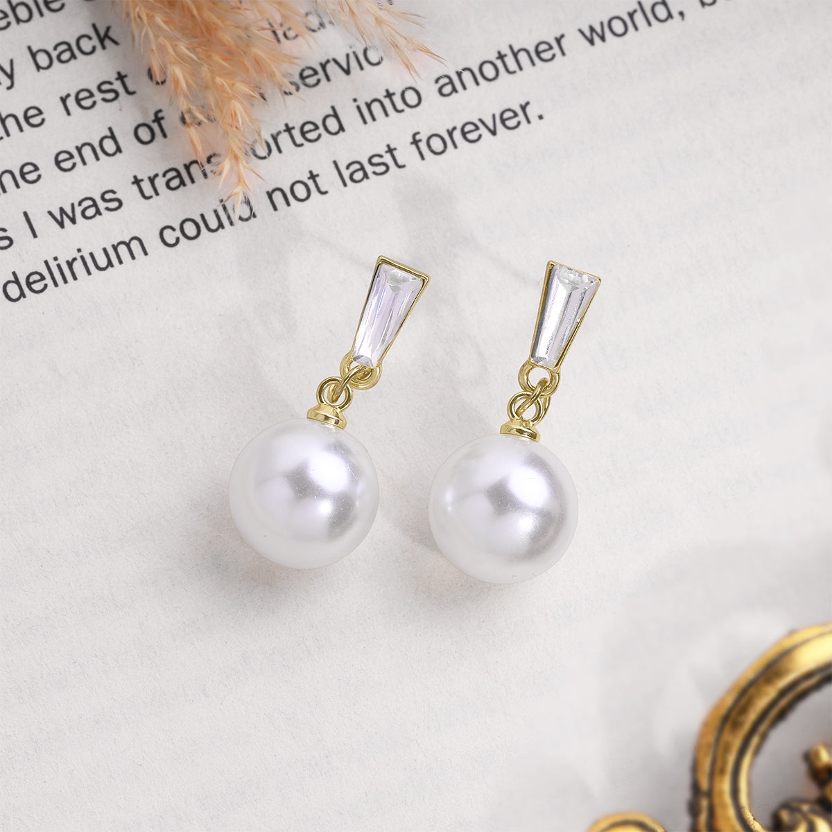 Ivory Pearl Elegance Earring