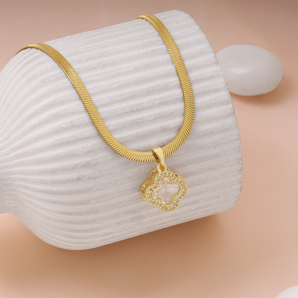 Golden Sleek Clover Necklace