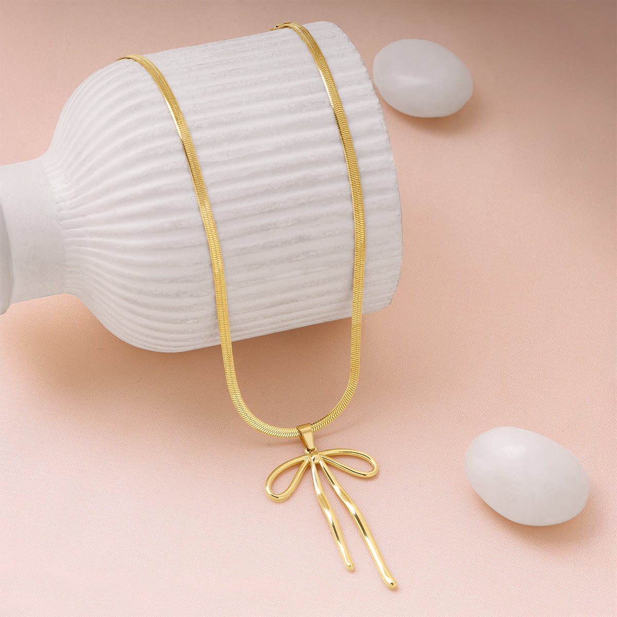 Elegant Ribbon Bow Necklace
