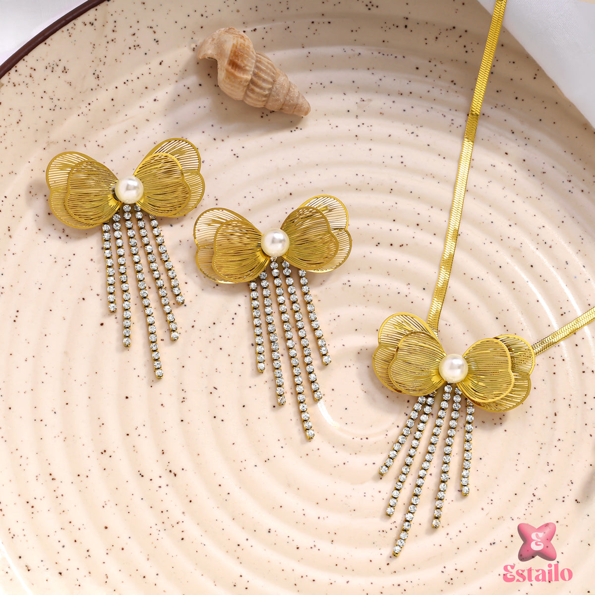 Opulent Pearl Bow Necklace