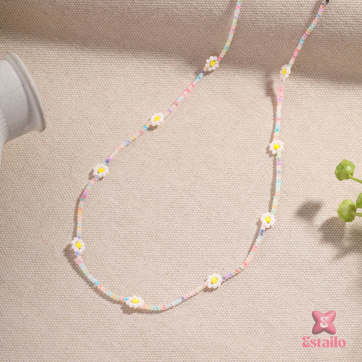 Sweet Daisy Bead Necklace