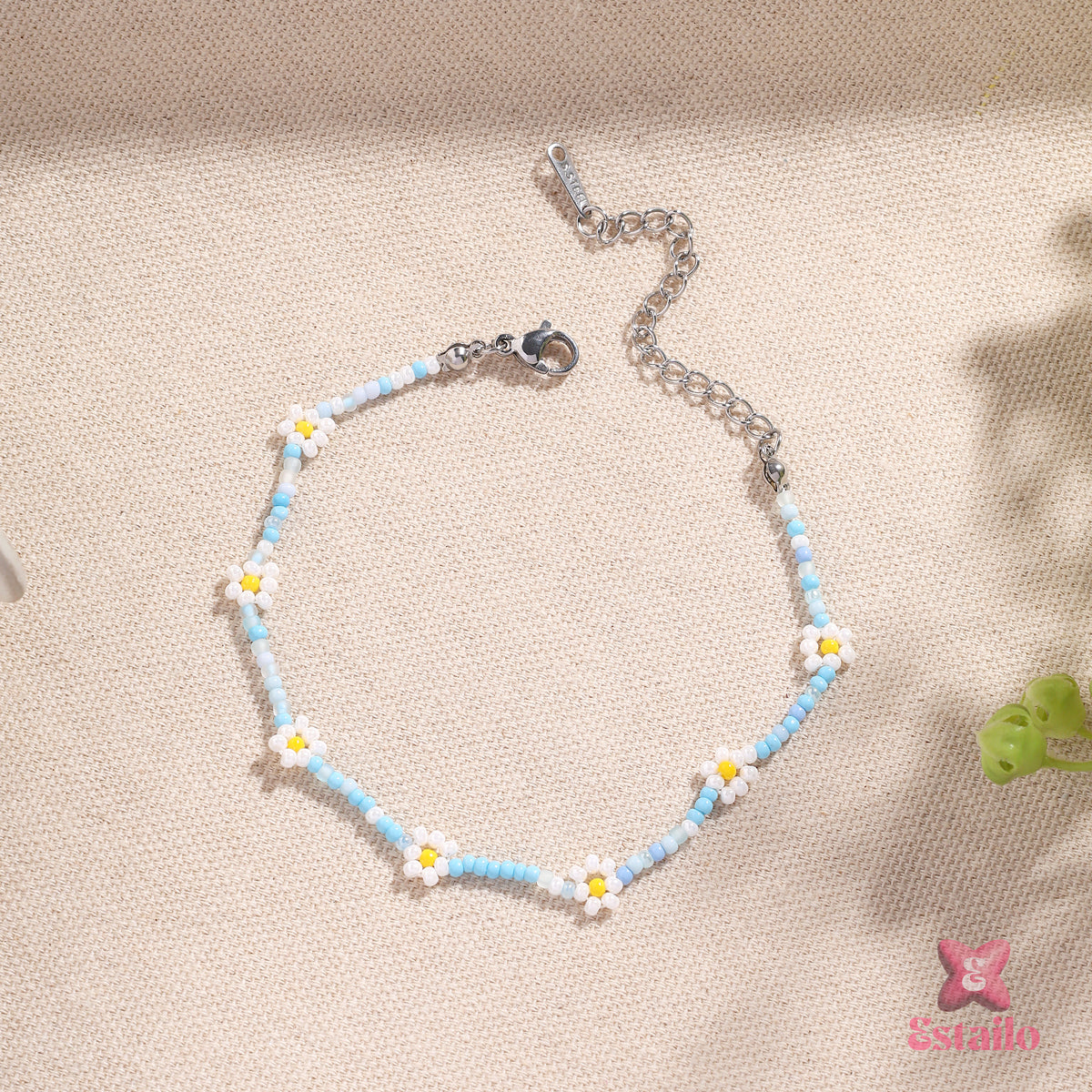 Summer Daisy Charm Bracelet