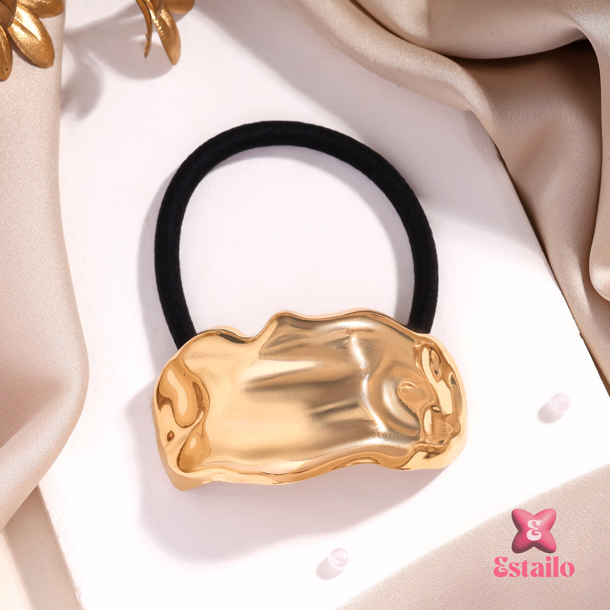 Golden Texture Pony Holder