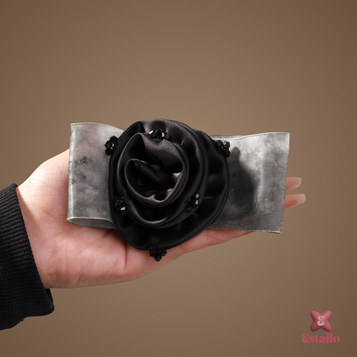 Raven Rose Clip