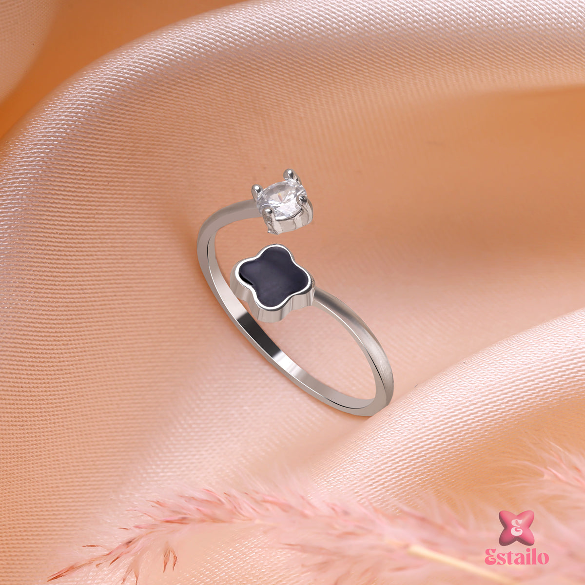 Midnight Cloverleaf Ring