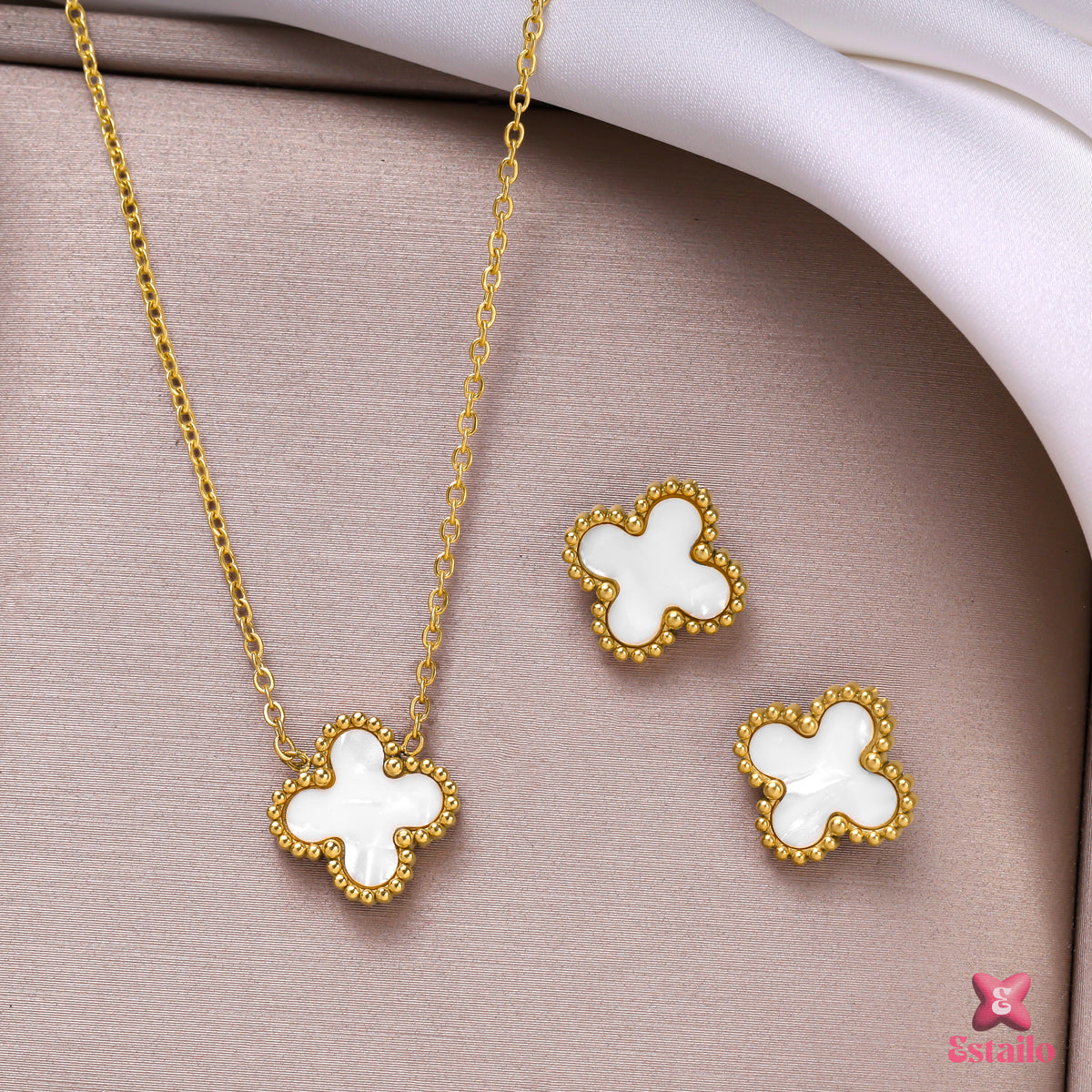 Clover Necklace Set