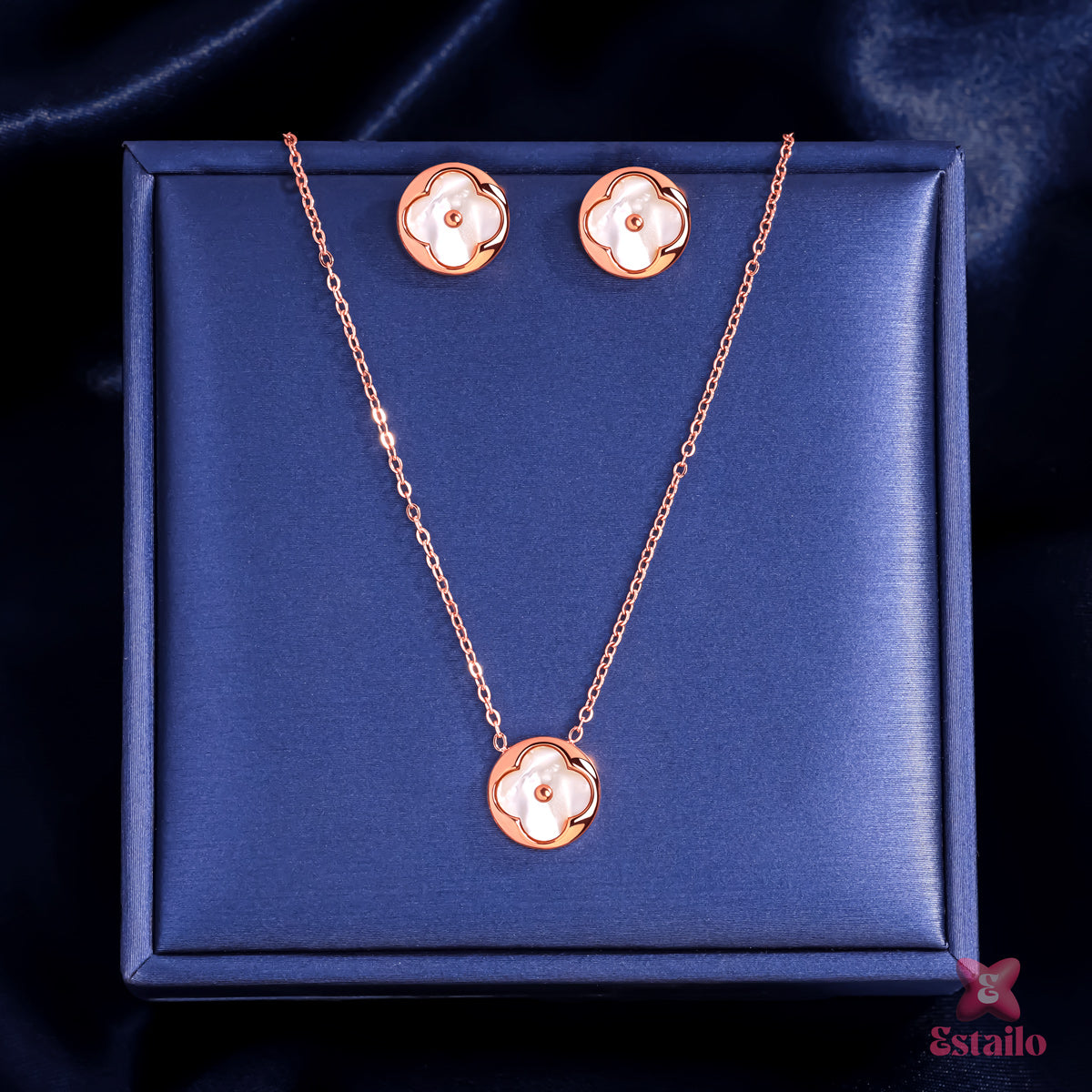 Clover Bloom Necklace Set