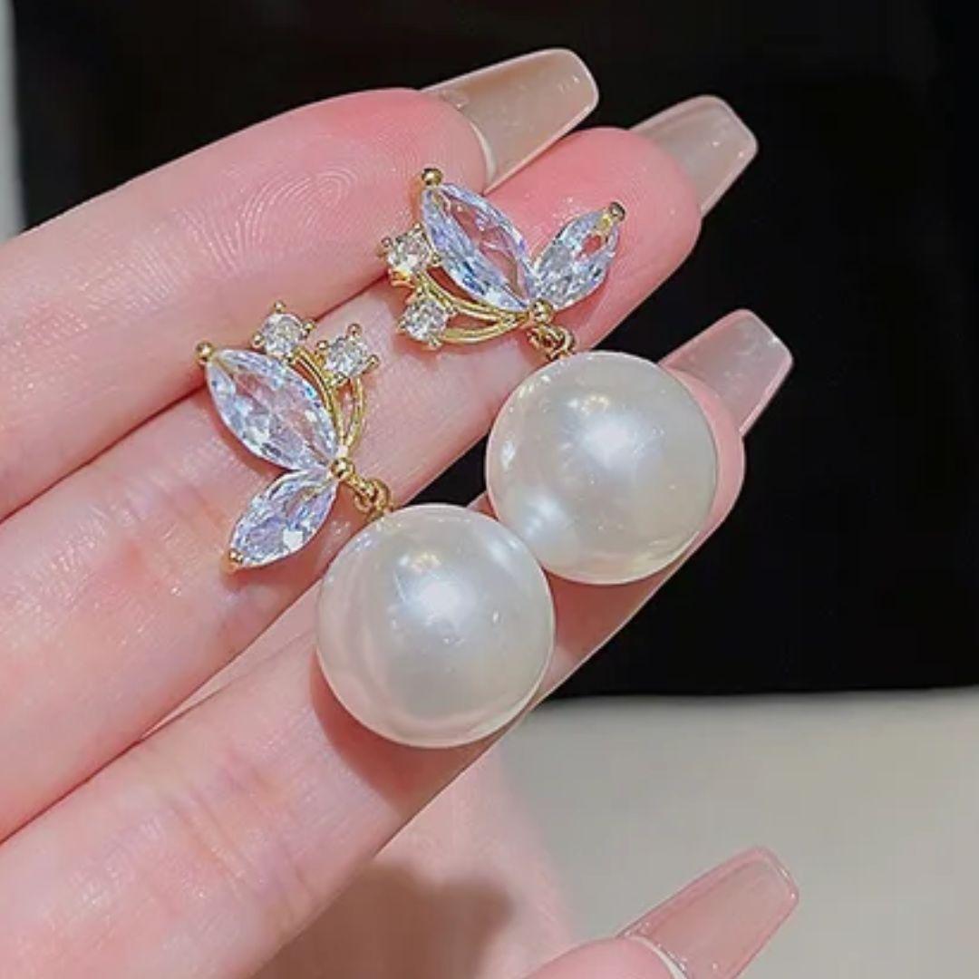 Bold Charm Pearl Earring