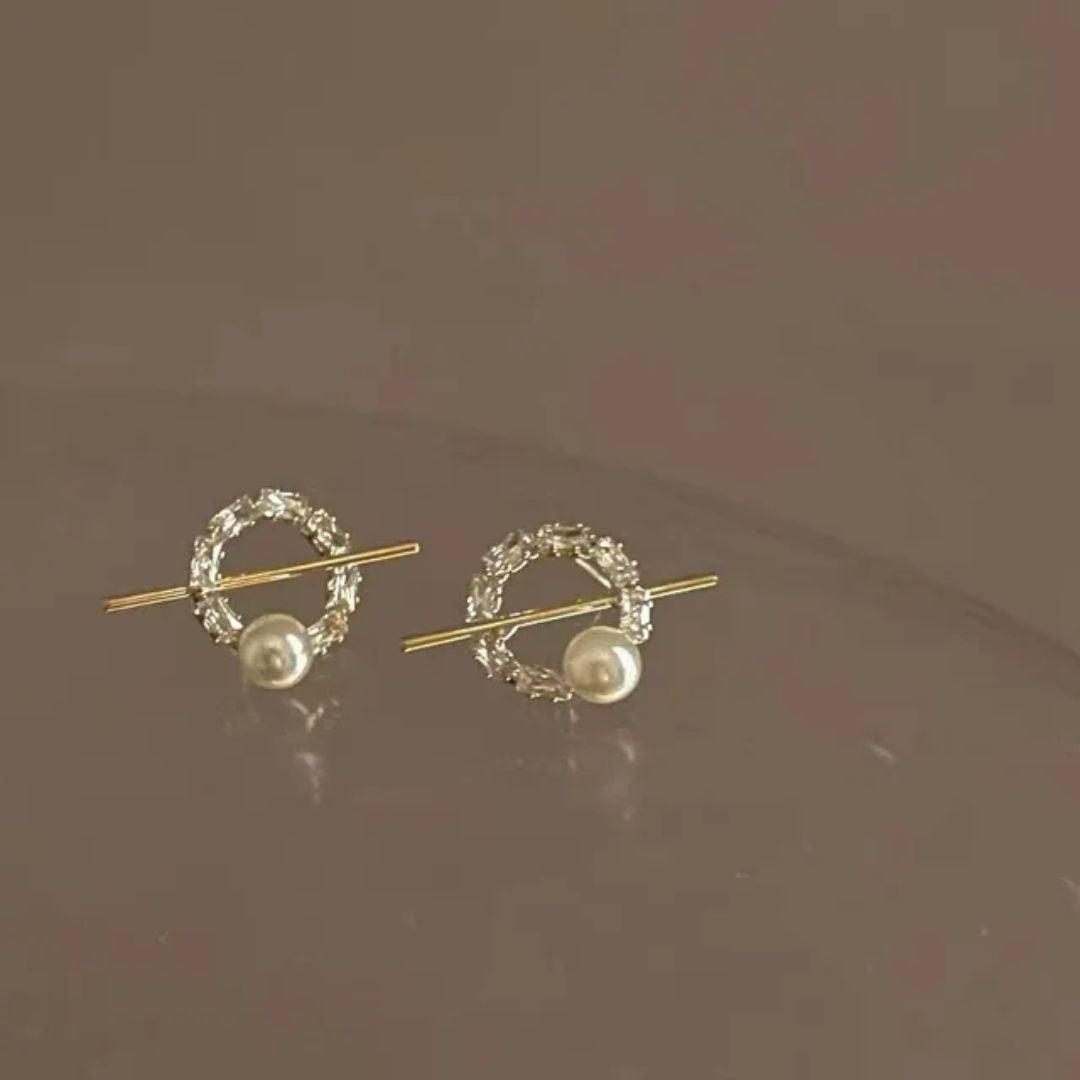 Orbit Glow Pearl Earring
