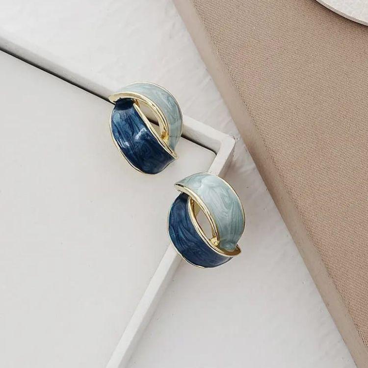 Regal Stud Earring