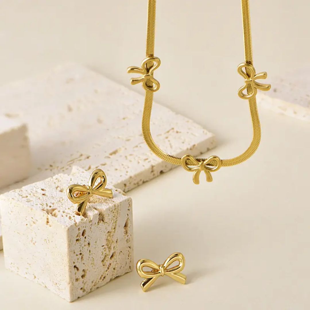 Bowtiful Charm Necklace Set
