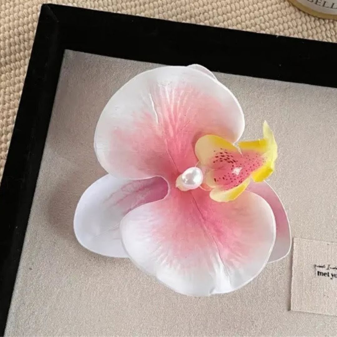 Elegant Floral Hair Clip