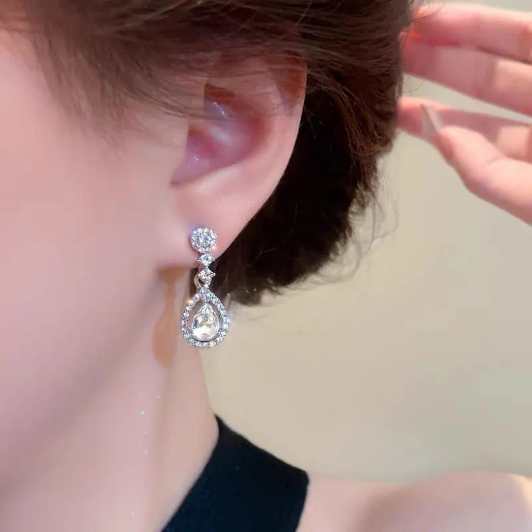 Stilla Drop Earrings