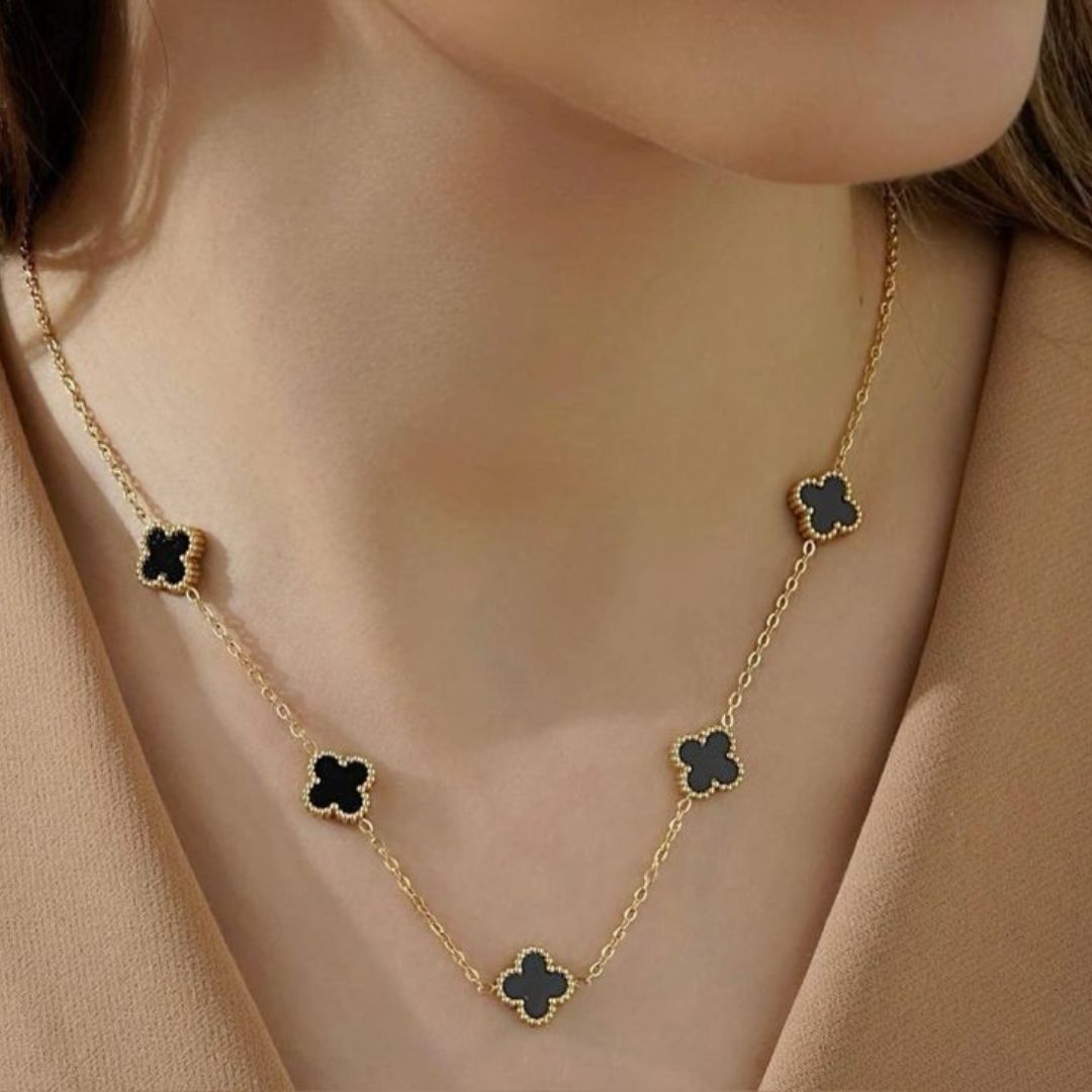 Dazzle Star Necklace